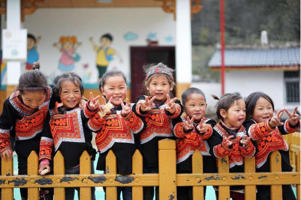 ��ɽ����70���� �� �۽������桱��׼��������ƴ���ɽ��ȫ�ƽ���������