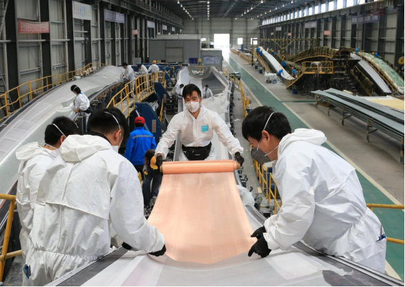 ��ɽ����70���� �� �۽������桱��׼��������ƴ���ɽ��ȫ�ƽ���������